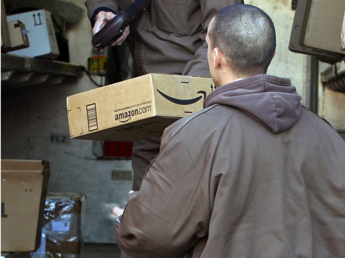 Leaked Email Reveals Amazon Is Changing How Delivery Drivers Are Paid