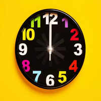 Best wall clocks for living room in India