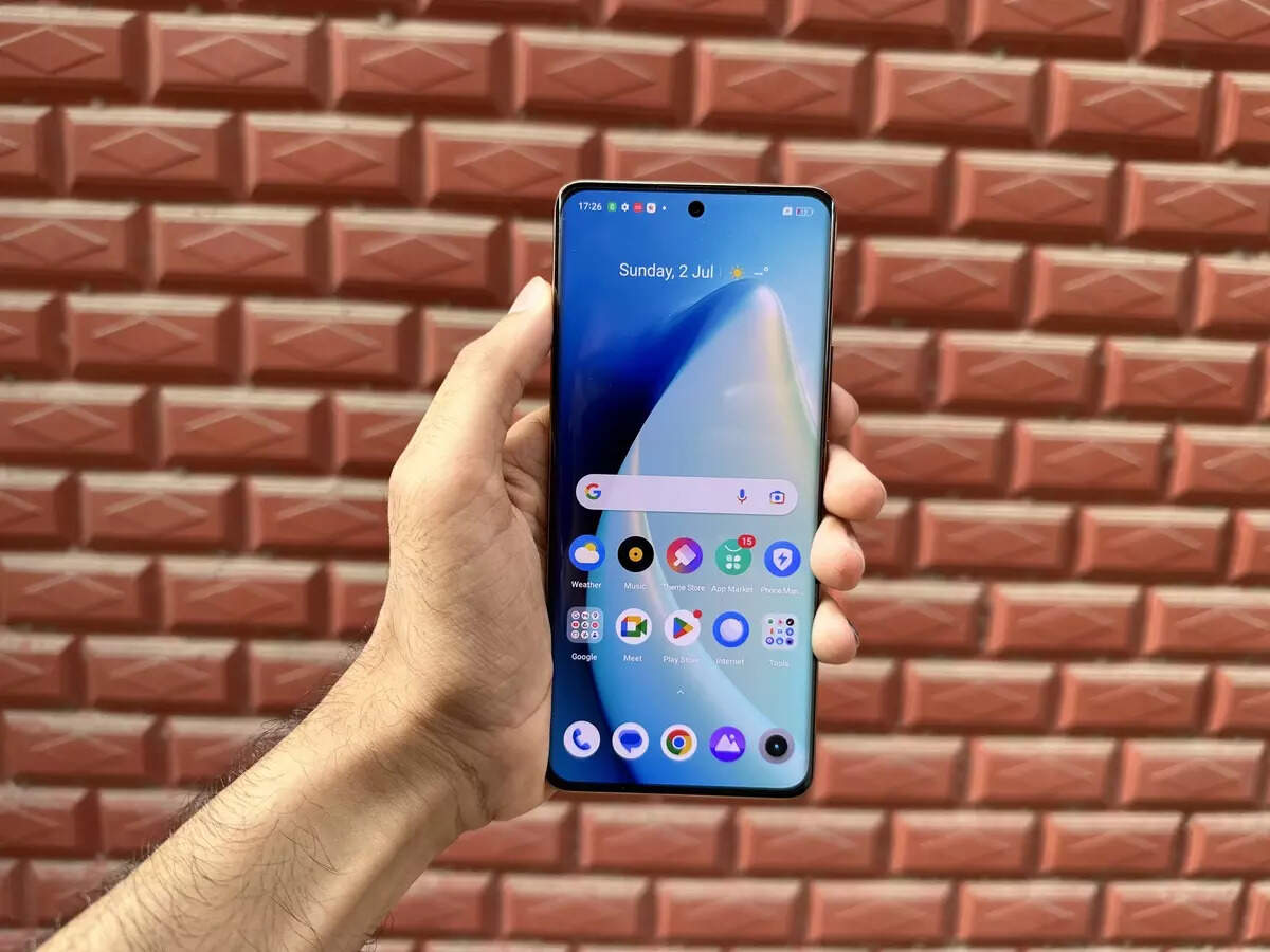 Narzo 60 Pro features a 6.7-inch curved display.