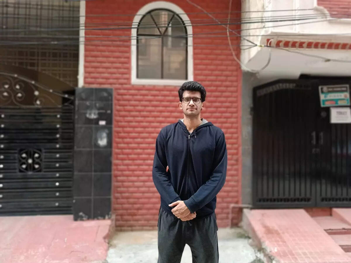 With a dedicated portrait sensor bokeh effect comes out precisely.