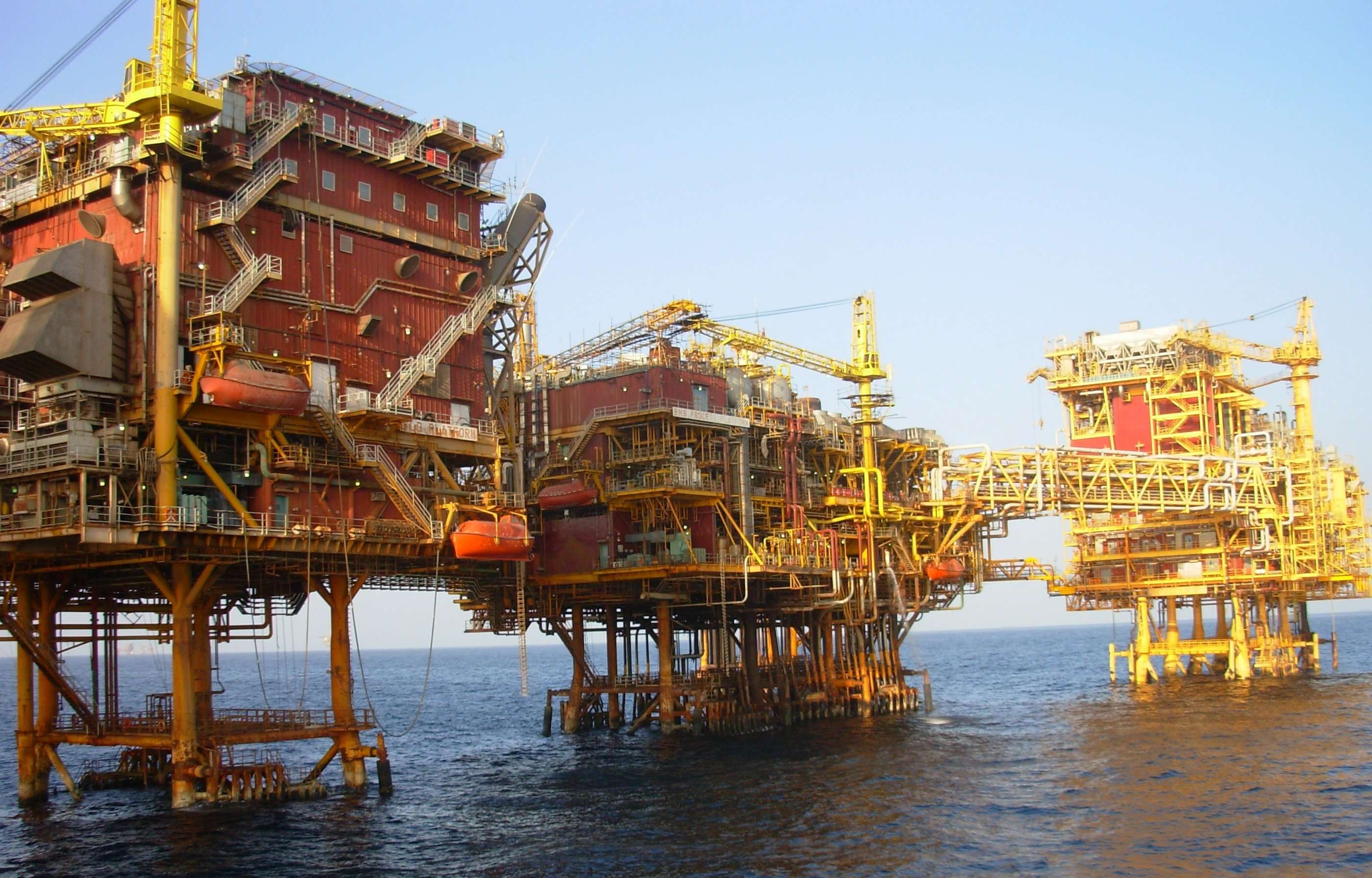 ONGC_Oil_Platform- Wikimedia