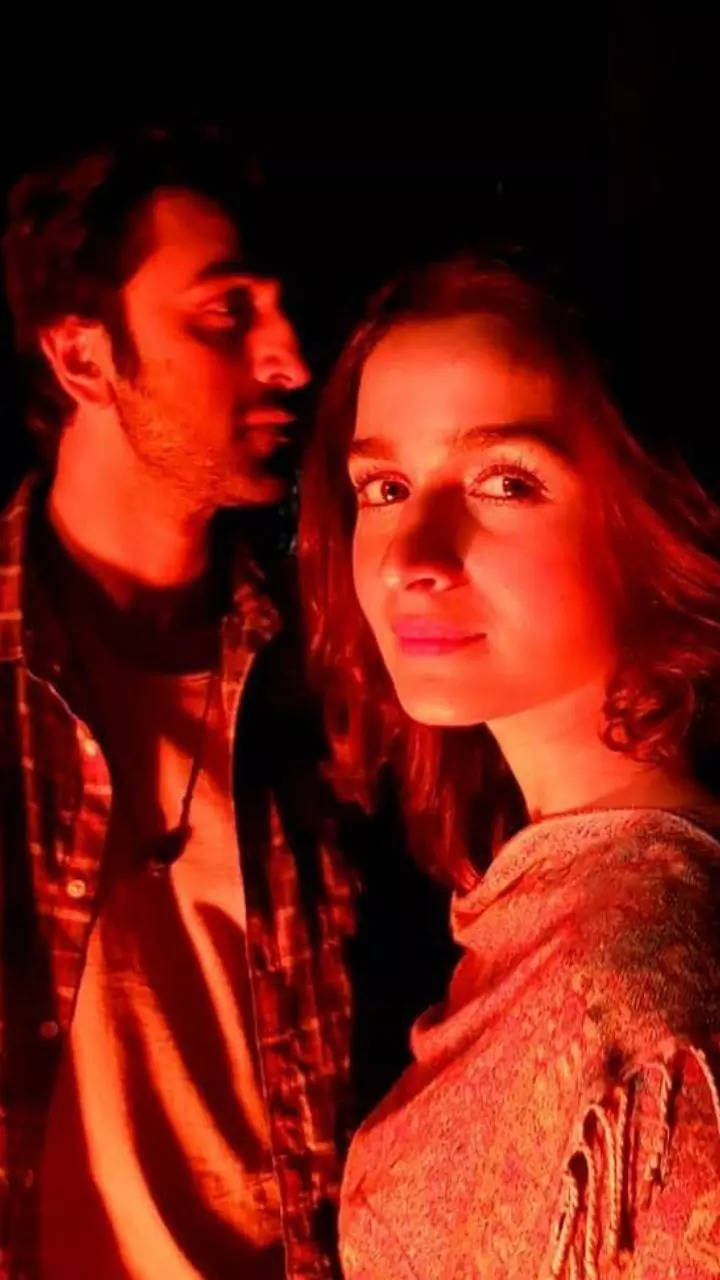 Alia Bhatt, Ranbir Kapoor Win Top Honours At Dadasaheb Phalke ...