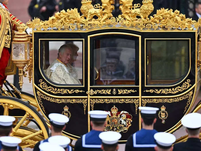 The ceremony began with a procession from Buckingham Palace to Westminster Abbey.