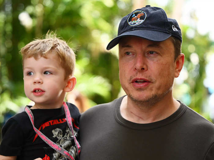 Elon Musk visited the Oracle Red Bull Racing team on Saturday ahead of the F1 Grand Prix in Miami. X Æ A-12, his three-year-old son, accompanied him.