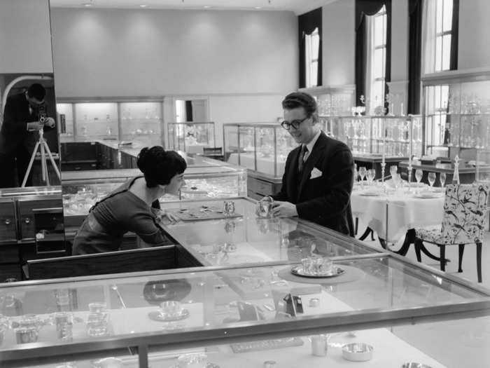 The jeweler opened its flagship Fifth Avenue location in 1940. The store was opened "without any ceremony," but 12,000 shoppers still visited on opening day, The New York Times reported.