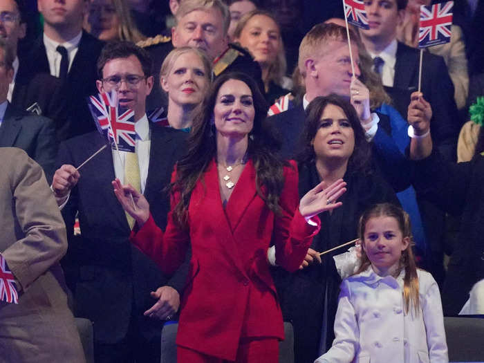 Meanwhile, Kate Middleton and Princess Eugenie appeared relaxed as they clapped and swayed to the music.