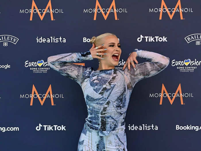 Diljá from Iceland wore an optical-illusion outfit.