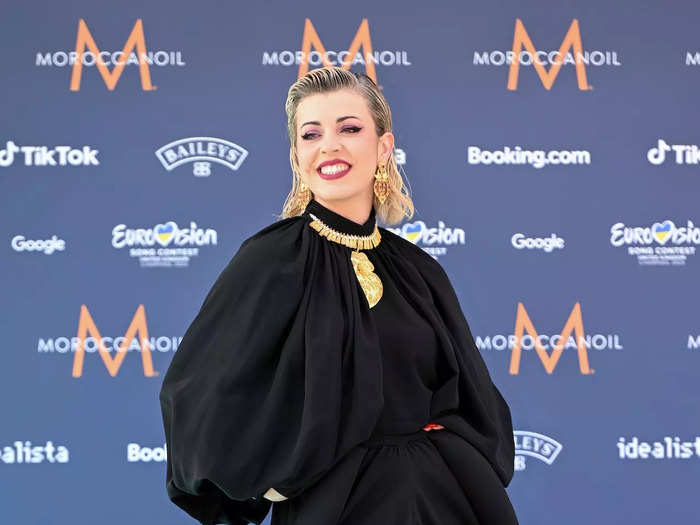 Mimicat from Portugal chose a glamorous gown and standout jewelry.