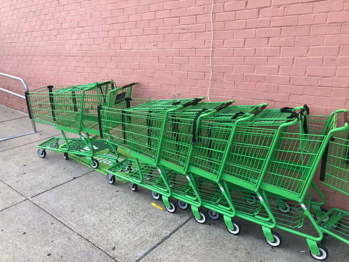 Walking toward the entrance, I noticed these bright green carts. Carts at a normal Dollar General are yellow — perhaps it was a branding choice meant to emphasize the "fresh" aspect of DG Market.