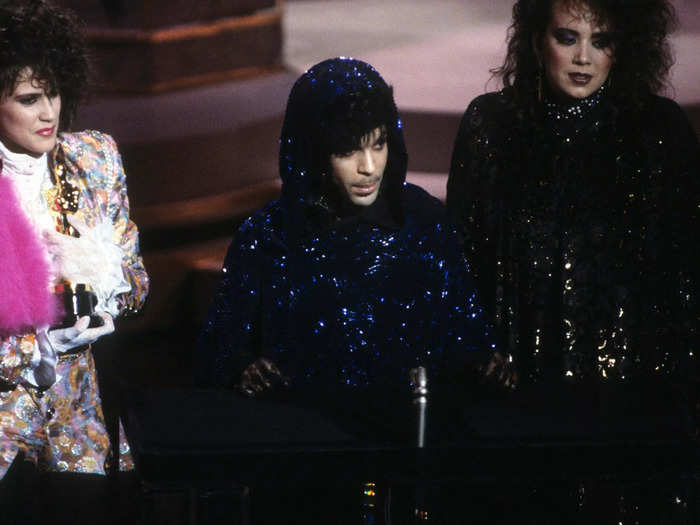 Prince wore a sparkly purple cape with a hood to the 1985 Oscars.