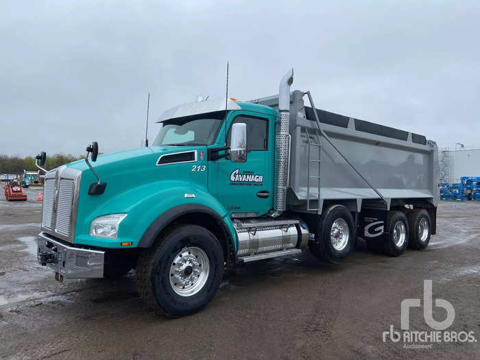 This 2020 Kenworth dump truck boasts a 500 hp diesel engine to go along with an 18-speed manual transmission. It sold for $181,342 USD.