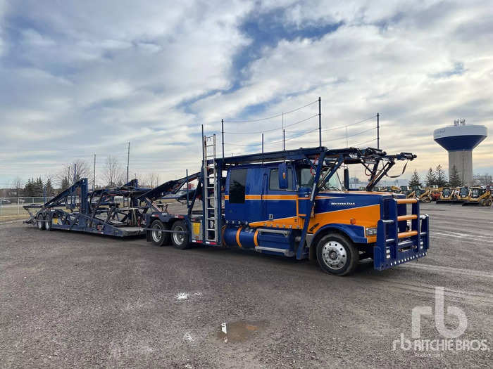 This car hauler truck had one of the most striking paint jobs of the auction