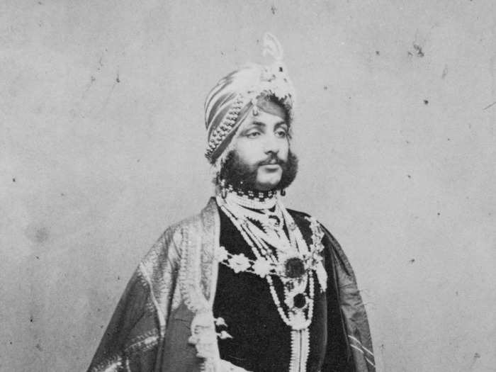 In the 1800s, the Koh-i-Noor Diamond was included in the inheritance of the prince of the Sikh empire.