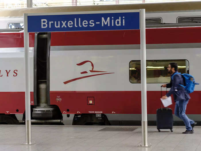An international workgroup was created for the project, which officially launched in June 1996. The first Thalys-branded train ran on the Paris-Brussels-Amsterdam route.
