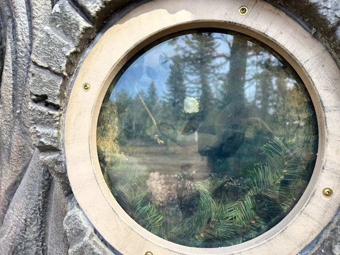 I also passed a tiny porthole that seemed to show a miniature fairy-inspired scene inside, but it was a bit hard to see with the sun out.