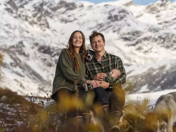 When Alyssa, 34, and Rohn Buser, 33, first met in 2016 they instantly connected over a unique hobby they shared: dog sledding. Alyssa had flown out to Alaska to watch the annual thousand-mile Iditarod dog sled race, and their paths crossed.