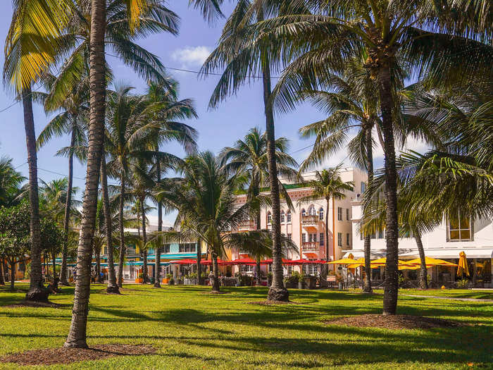 In the Southeast, I recommend a trip to Miami, the Floridian city known for its art-deco buildings, vibrant nightlife, and sparkling clean beaches.