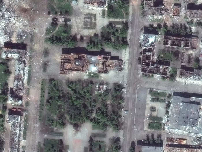 Some trees remain in the city but most of its buildings have been destroyed as the Ukrainians and Russians trade fire daily. As a high-casualty fight, the battle has been described as a "meat grinder" by Ukrainian and Russian troops and "slaughter-fest" by outside military observers.