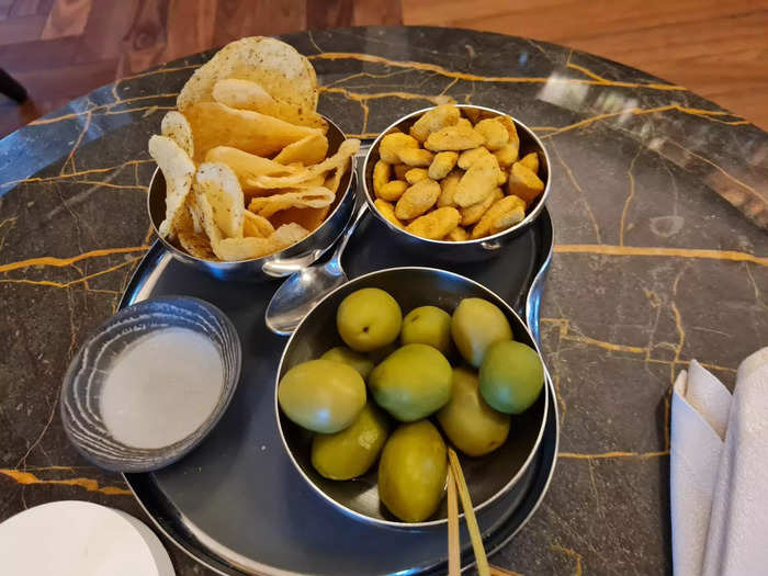 Shortly after my drink arrived, I was given a plate of complimentary snacks.