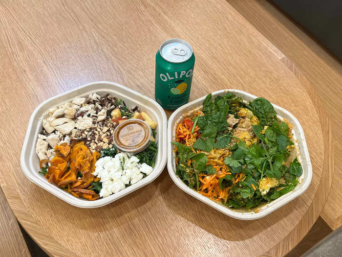 The finished product looked no different than a bowl prepared by a human. When ordering, I chose to keep my ingredients separate, while my wife selected the option to have hers mixed.