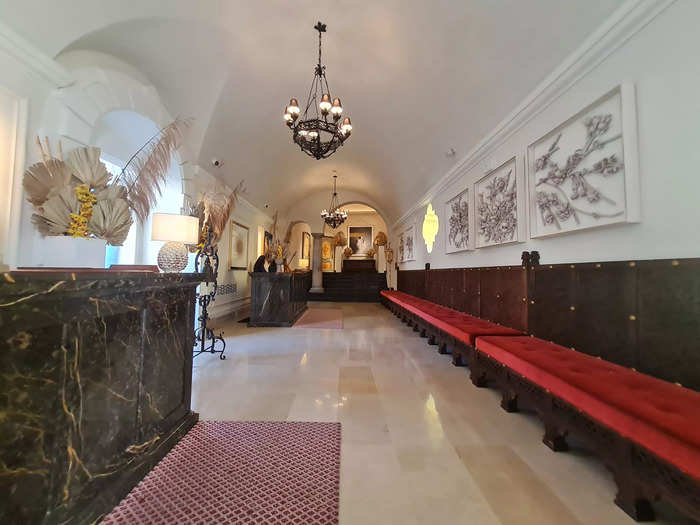 The reception looked startlingly familiar when I checked in, as there was the same marble reception desk, comfy red seats, and sparkling chandeliers.