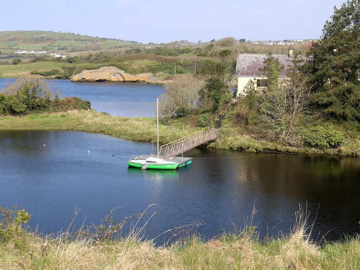 The island comes with its own private floating jetty.