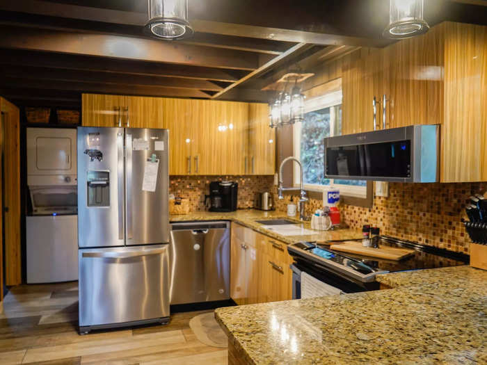 The kitchen had granite countertops and stainless-steel appliances, which I thought gave it a modern vibe.