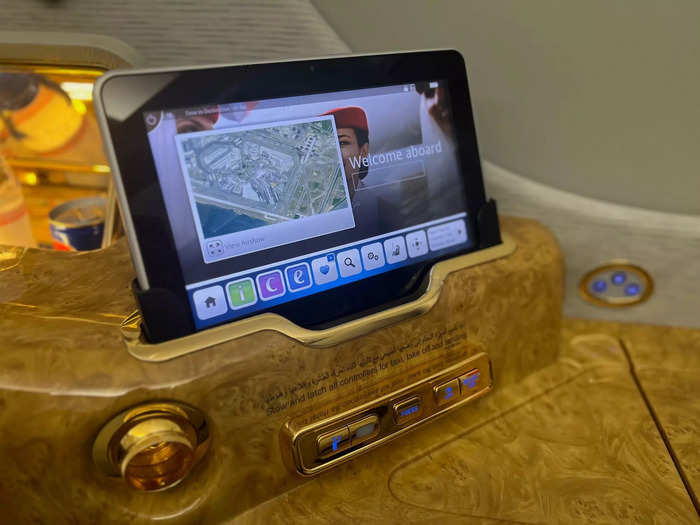 …which can be controlled via a convenient handheld tablet stored next to the seat.