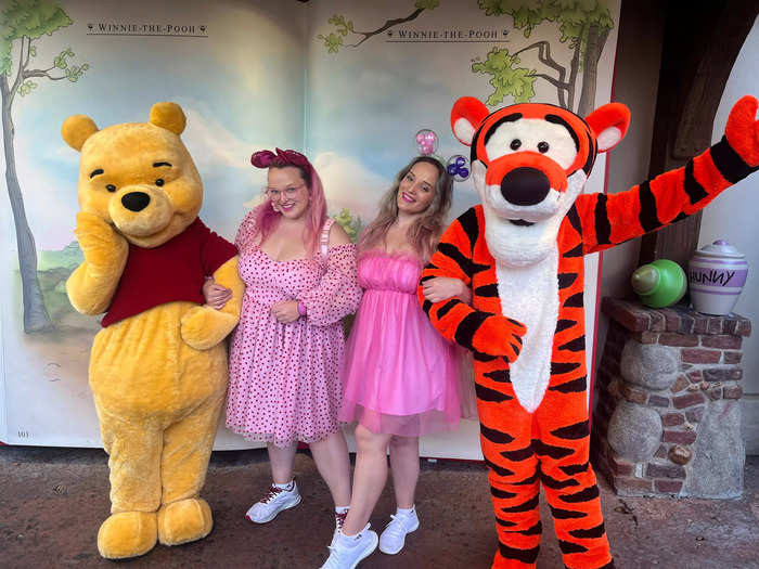 Use the time period between 3 p.m. and 6 p.m. to see more popular friends, like Pooh and Tigger.