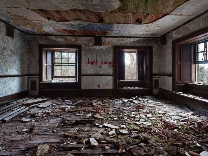 The pipe company moved its headquarters to Alabama in 1953, leaving the mansion abandoned.