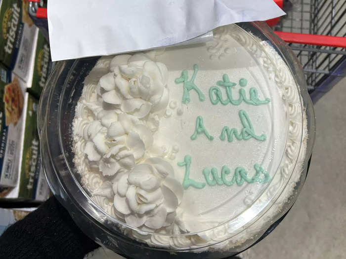 Later that week, I returned to see if my cake was there.