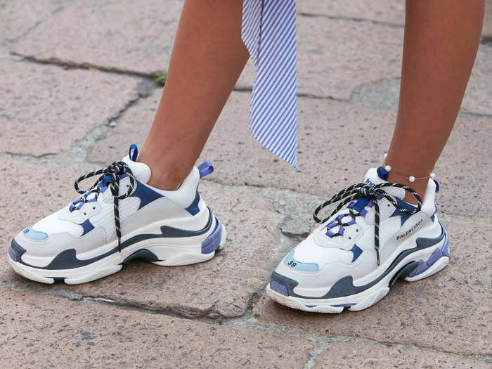 Retro running sneakers are casual yet sleek.