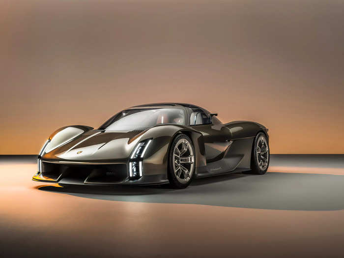 The Porsche Mission X is a two-seater in the vein of its previous beacon cars: the 959, the Carrera GT, and the 918 Spyder.