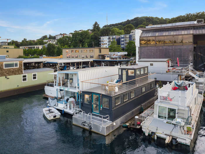 Originally built in 2002, the houseboat was renovated in 2018 by HGTV designer Genevieve Gorder for the Netflix show "Stay Here."