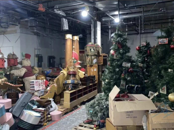 If you ever needed 15 Christmas trees, including one that measures seven feet tall, a huge lot of holiday decor is available. Bidding has risen to $2,025. Maybe someone is gearing up their lawn for an epic display.
