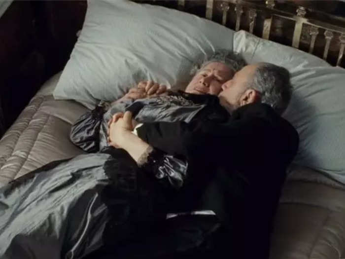 Cameron based the elderly couple lying in bed together as the Titanic sinks on real passengers.