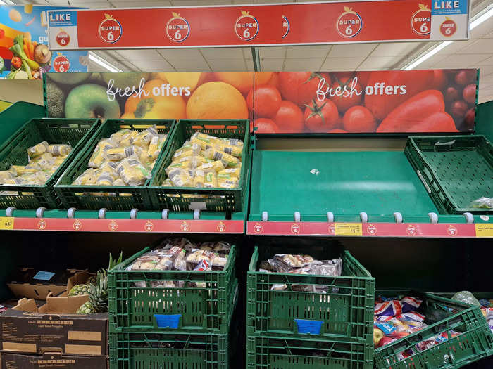 This Aldi had its own area for produce that was a part of the Super 6 deal.