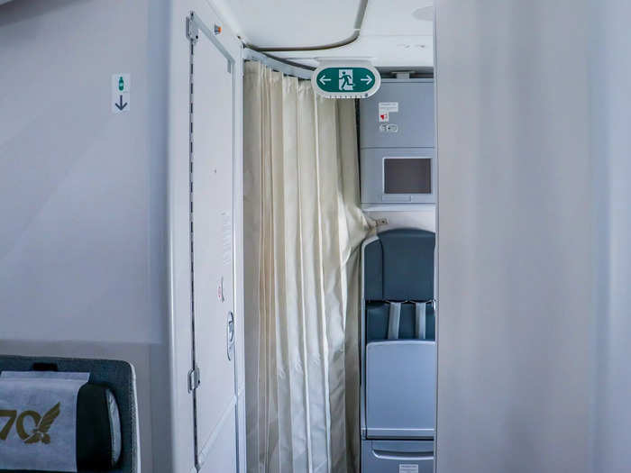 The crew rest for flight attendants, alternatively, is located in the very back of the Dreamliner next to the rear galley.