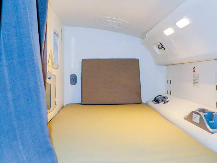 Two bunks comprise the rest area complete with mattress pads and a pillow and blanket kit. A small dividing wall separates the two bunks if two pilots are using the space at a time.