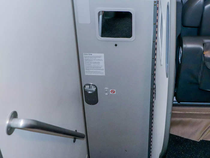 Pilots and flight attendants have separate rest compartments. The rest area for pilots on the Dreamliner is located directly behind the cockpit, just a few steps outside of the cockpit door.