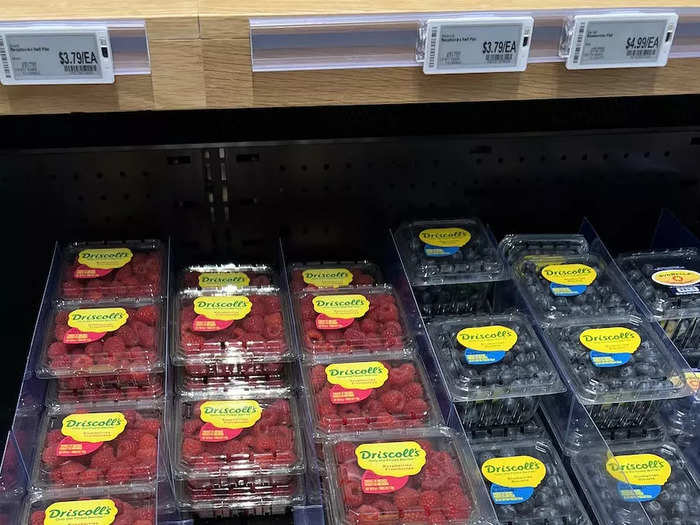 After making a mental note to remember where I picked an item up from, I eventually settled on some raspberries and then made my way to the aisles.