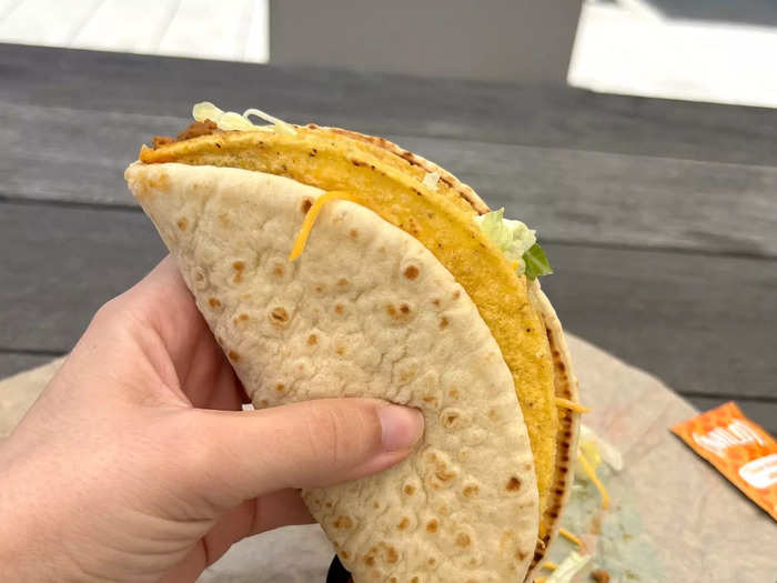 The Cheesy Gordita Crunch tasted great with the Lava Sauce, although it was a bit hard to dip.