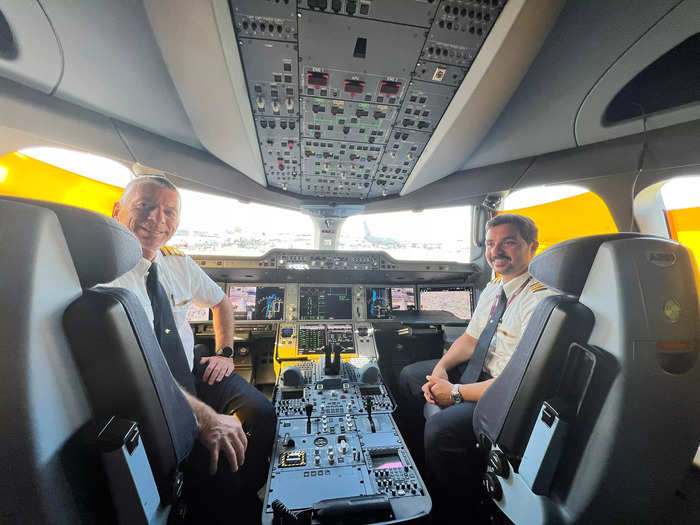 As the tour was ending, we got a brief moment to glimpse inside the cockpit and say hi to a couple of Qatar Airways pilots.