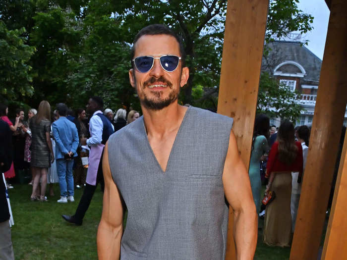 In true summer fashion, Orlando Bloom went for a sleeveless look that featured a deep V-neck.