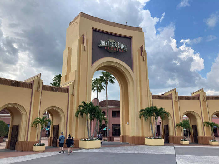 My daughters and I decided to plan a three-day getaway to Universal Orlando Resort, and we pulled it off for less than $1,800.