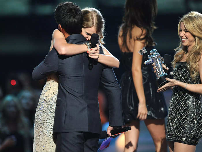 Taylor Lautner and Taylor Swift made their first major public appearance together at the MTV VMAs in September 2009.