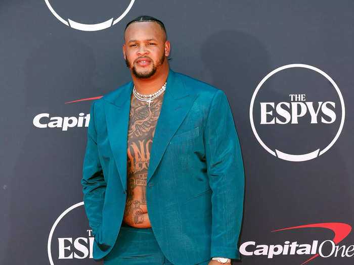 Dion Dawkins went without a shirt for the ESPYs.