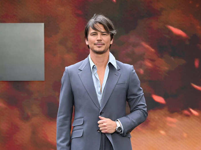 And Josh Hartnett wore his retro-style top unbuttoned at the top.