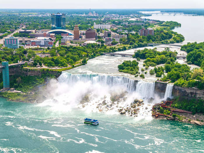 1. Niagara Falls, New York