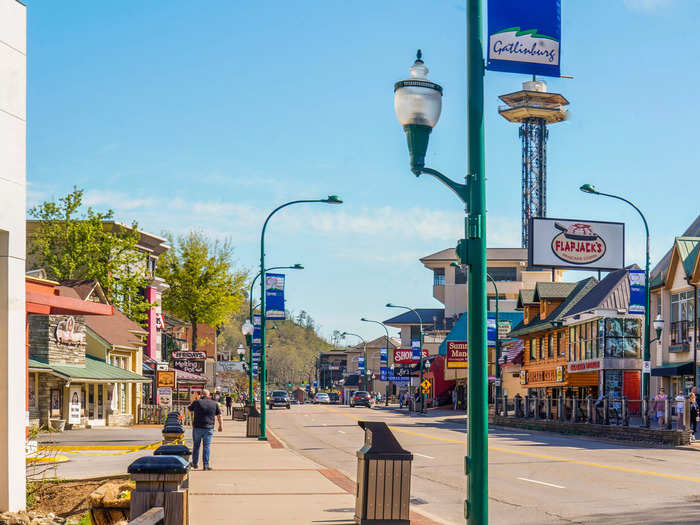 From the cabin neighborhoods, it was hard to believe that a thriving downtown area full of restaurants, shops, and rides was just a few miles down the mountain.